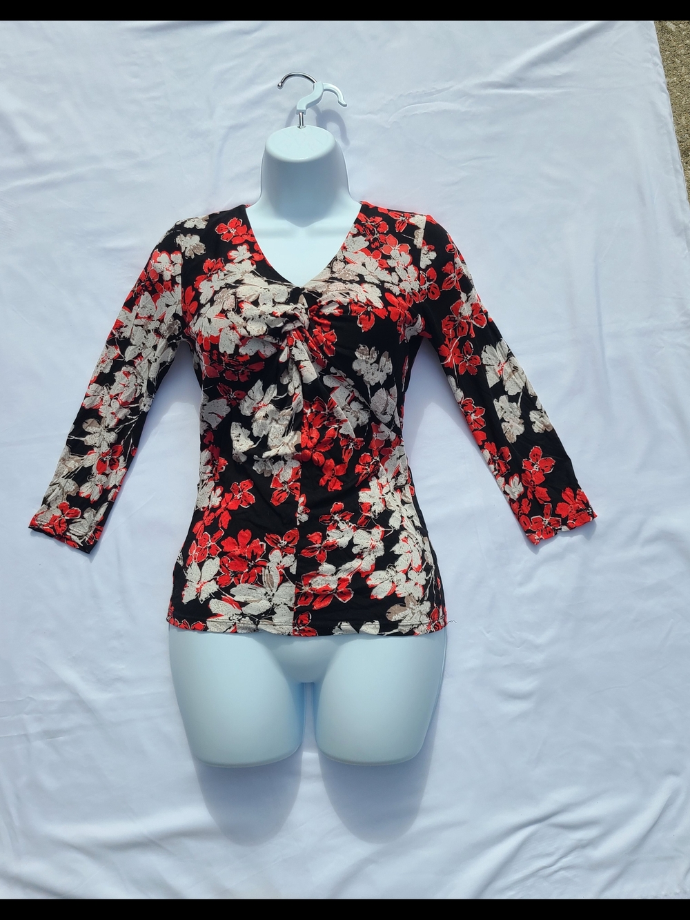 Ellen Tracy Black V-Neck Long Sleeve Floral Tie-Front Top
